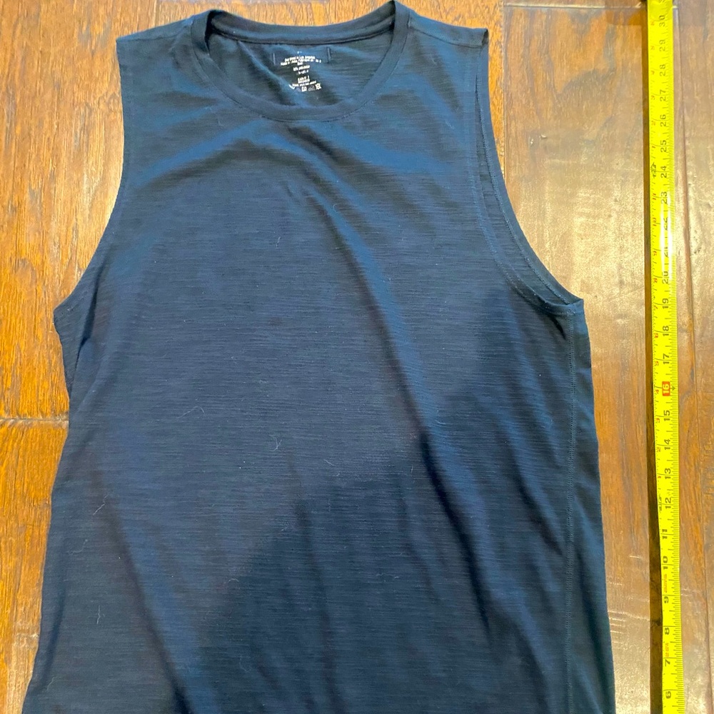 Fabletics Men - The Front Row Sleeveless Tee Large